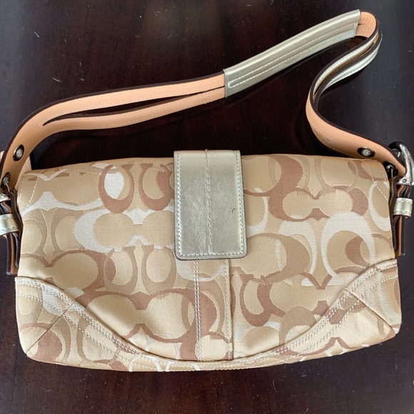 Coach handbag - Picture 2 of 3